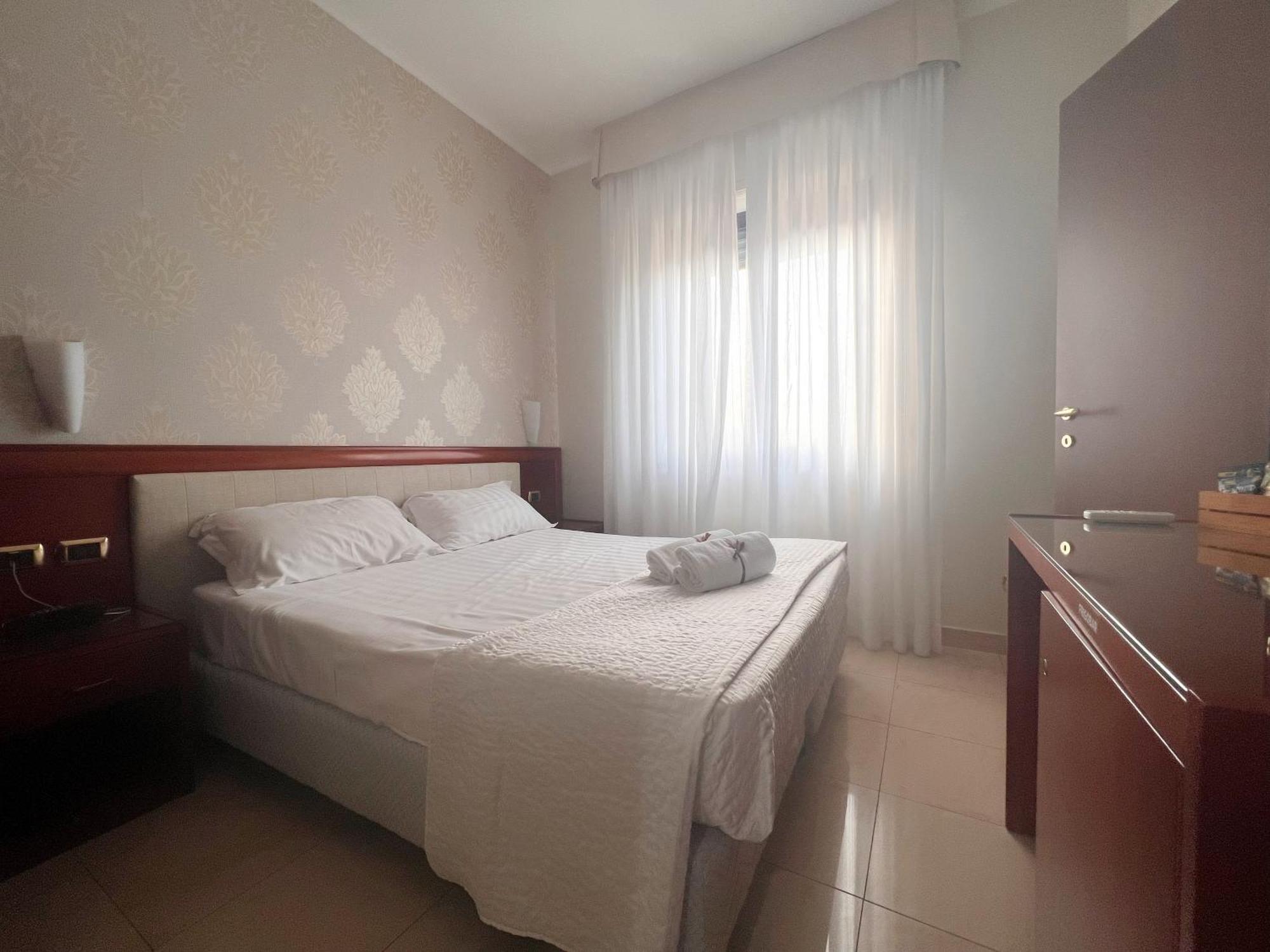 Hotel Paradiso Лаго-Патрия Экстерьер фото